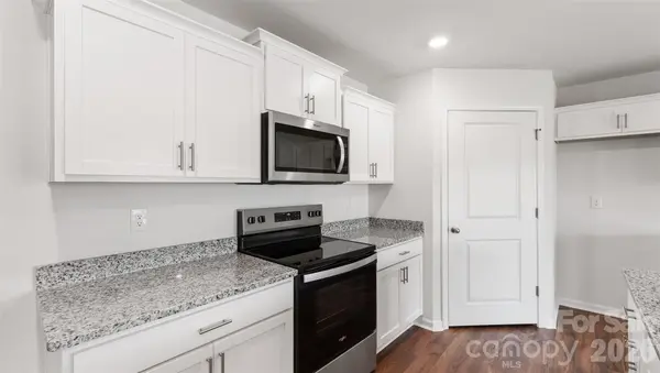 135 Wildbrook DR, Waynesville, NC 28785
