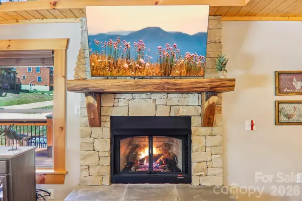 589 Panoramic LOOP, Maggie Valley, NC 28751