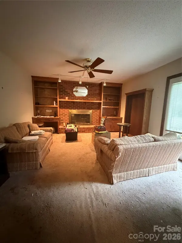1750 29th Avenue PL NE, Hickory, NC 28601