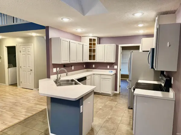 3252 S Southern Oaks DR, Bloomington, IN 47401