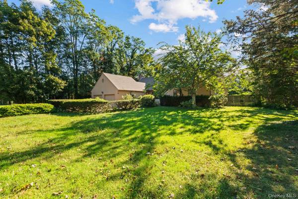 210 Lewis RD, Northport, NY 11768