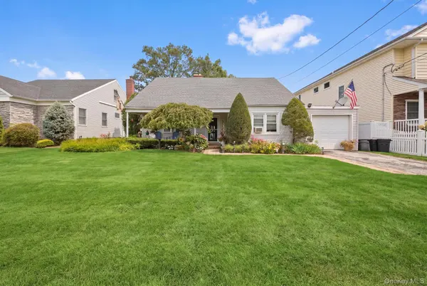 2906 Court ST, Oceanside, NY 11572