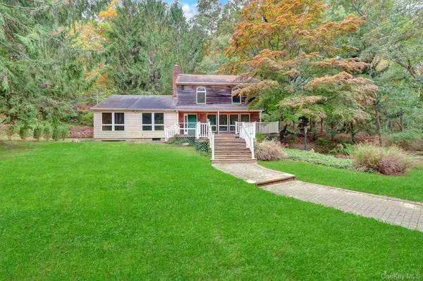 56 E Bartlett RD, Middle Island, NY 11953
