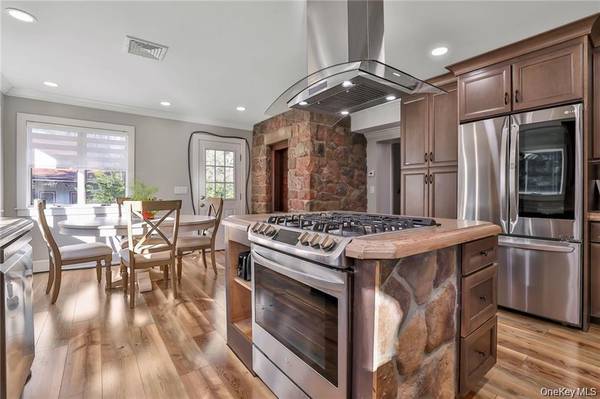 245 E Townline RD, West Nyack, NY 10994