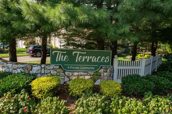 5 Princess Tree CT, Port Jefferson, NY 11777