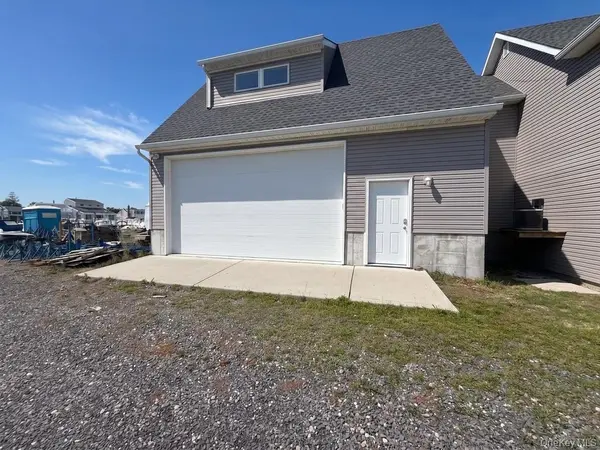 217 S Ketcham AVE, Amityville, NY 11701