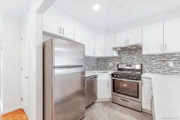 20-63 48th ST, Astoria, NY 11105