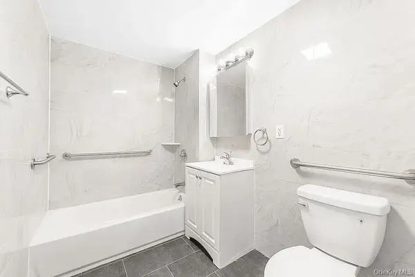 20-65 48th ST, Astoria, NY 11105