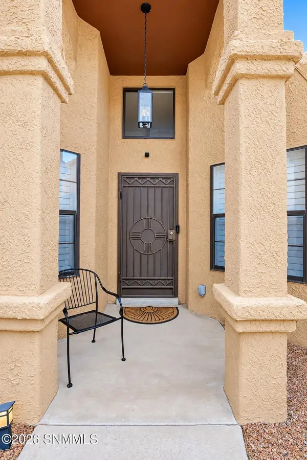 2048 Pine Needle WAY, Las Cruces, NM 88012