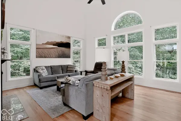 1040 Sullivans Ridge, Zionsville, IN 46077