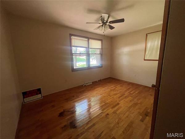 708 High ST, Marble Hill, MO 63764