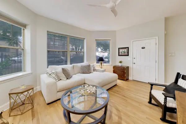 4018 N Mozart ST #1N, Chicago, IL 60618