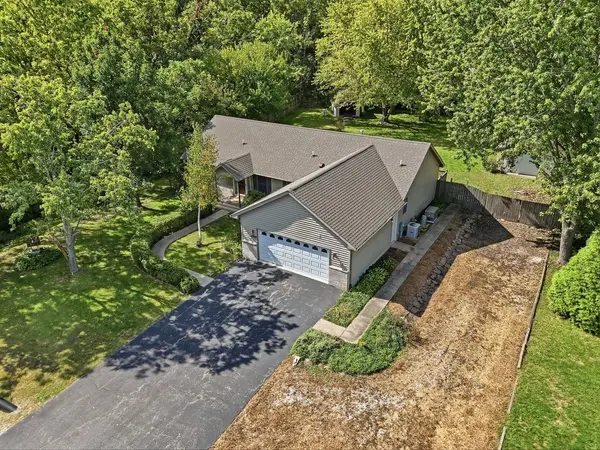 35630 Linden LN, Custer Park, IL 60481