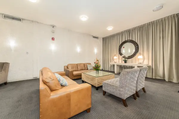 6007 N Sheridan RD #25D, Chicago, IL 60660