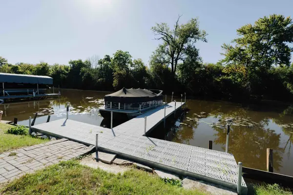 27044 W Sunset AVE, Antioch, IL 60002