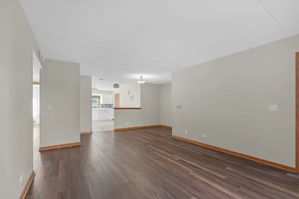 8700 W Evelyn LN #204, Chicago, IL 60656