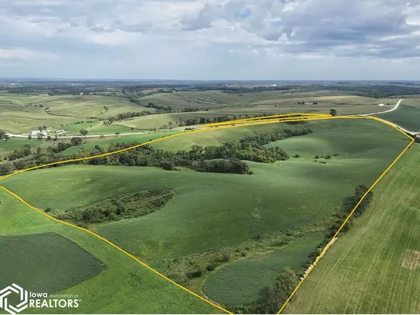 20693 Skahill Rd., Cascade, IA 52033