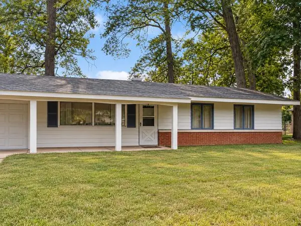 6313 Wea Woodland DR, Lafayette, IN 47909