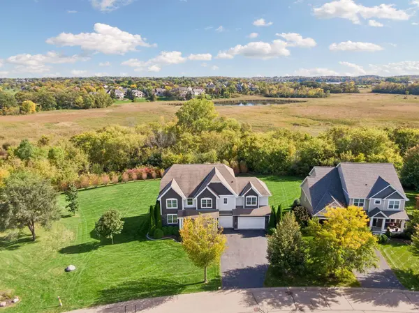 2555 Heron LN, Victoria, MN 55386