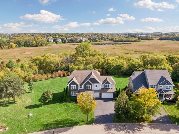 2555 Heron LN, Victoria, MN 55386