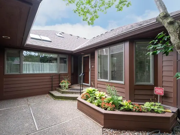 7786 Lochmere TER, Edina, MN 55439