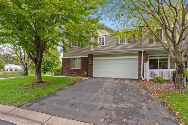 738 Maple Hills DR #J, Maplewood, MN 55117