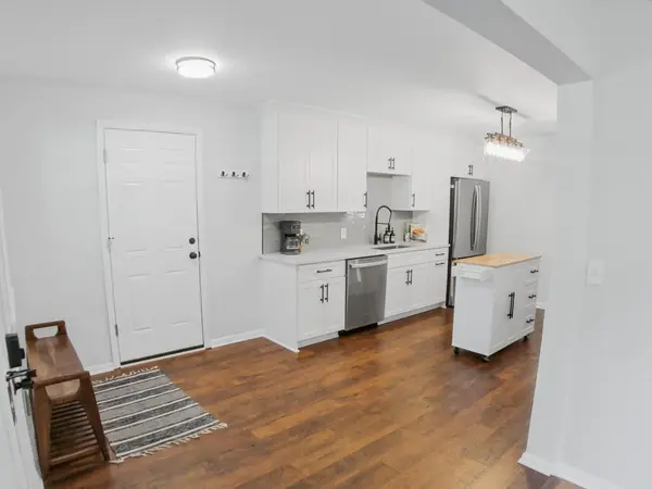 1225 Dunkirk LN N, Plymouth, MN 55447