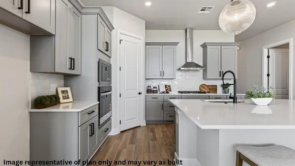8801 Hidden Meadow DR, Edmond, OK 73007
