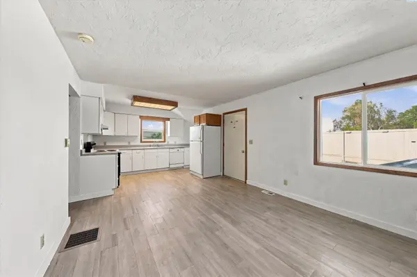 1704 W Yakima St, Pasco, WA 99301