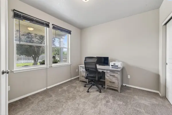 2822 S Hartford PL, Kennewick, WA 99337