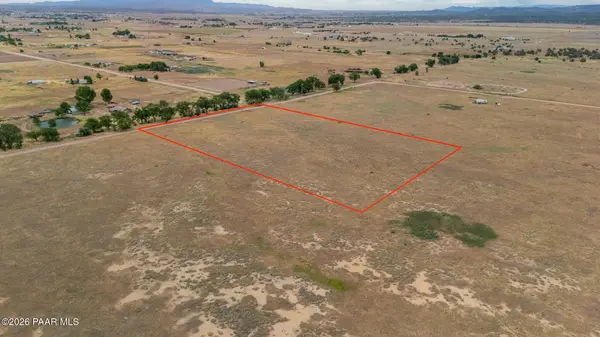 26000 N Champagne LN, Paulden, AZ 86334