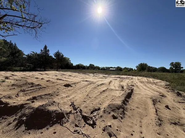 Lot 9-10, 000 E Snokomo Rd, Hutchinson, KS 67502