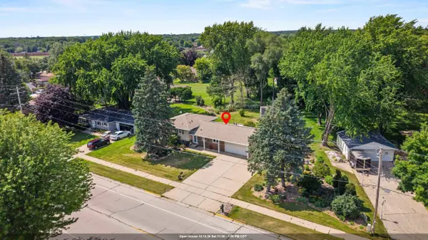 2366 S RIDGE RD, Ashwaubenon, WI 54304