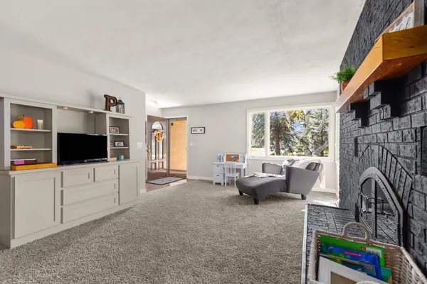 W6158 EVERGLADE RD, Greenville, WI 54942