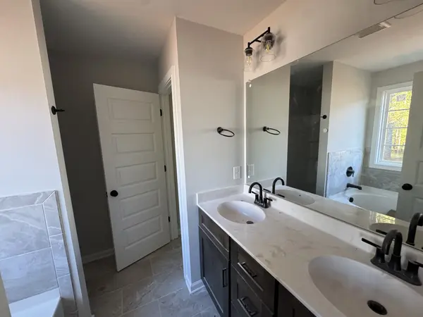 313 Tisha Ct, Clarksville, TN 37042