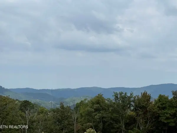 3715 Cinnamon Way, Sevierville, TN 37862