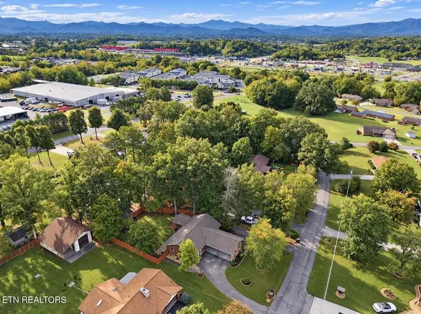 311 Poplar St, Sevierville, TN 37862