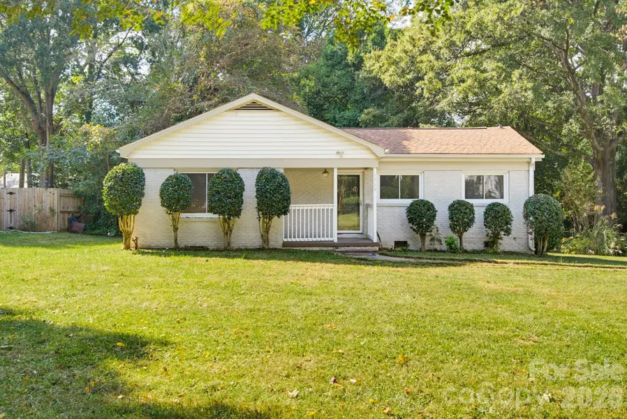 1733 Merry Oaks RD, Charlotte, NC 28205