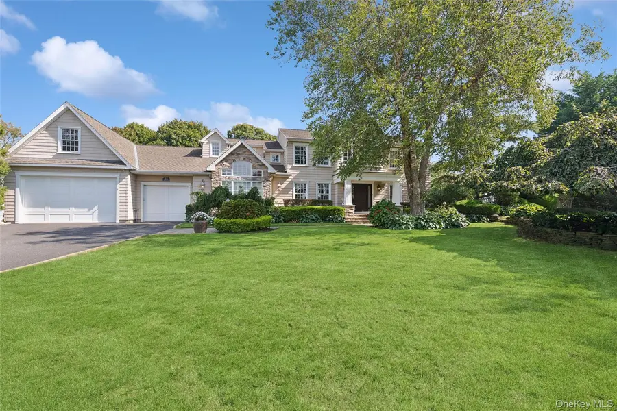 45 Blue Point AVE, Blue Point, NY 11715