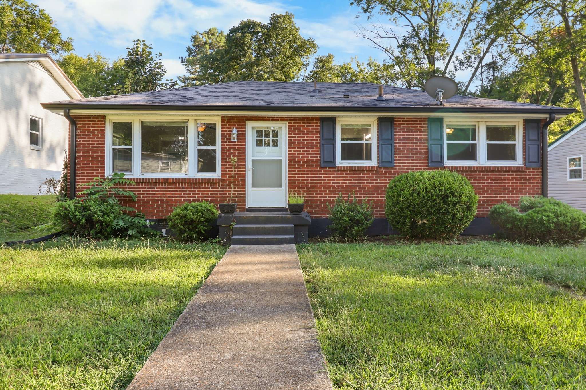890 19th Ave #W, Springfield, TN 37172