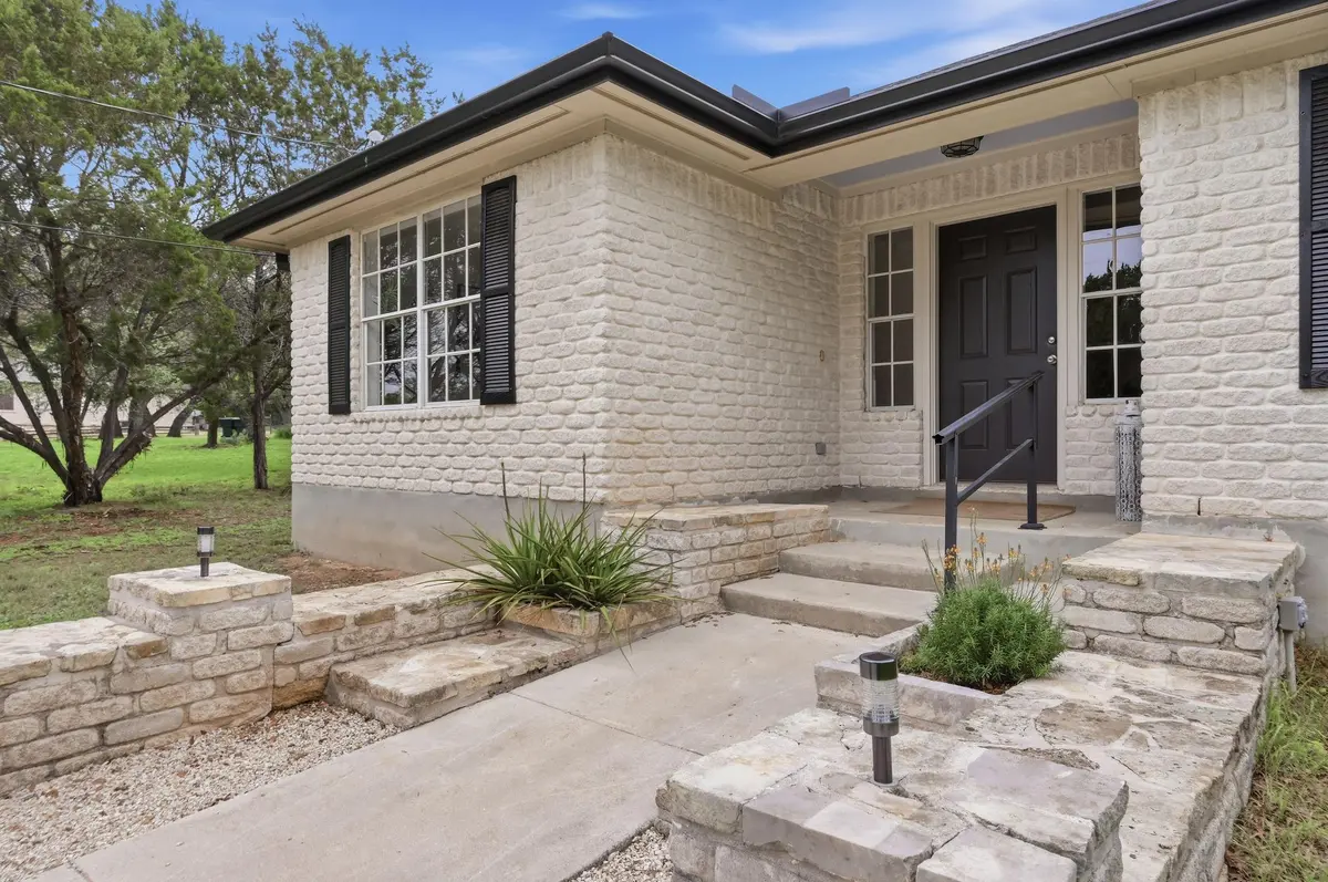 375 Rhodes LN, Wimberley, TX 78676