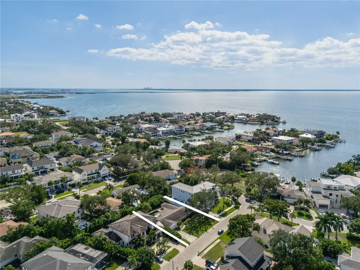 5008 S SUNSET BLVD, Tampa, FL 33629