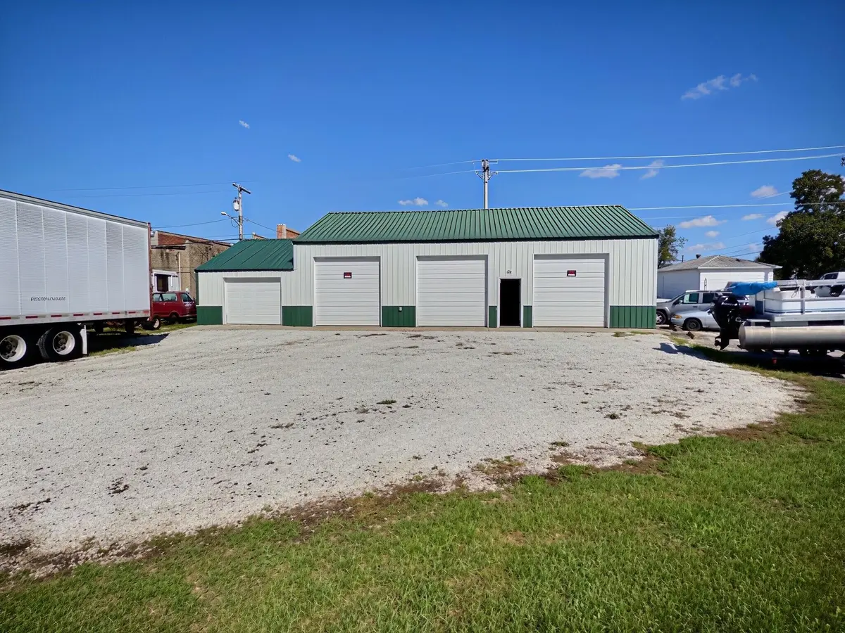 106 E Broadway ST, Brook, IN 47922