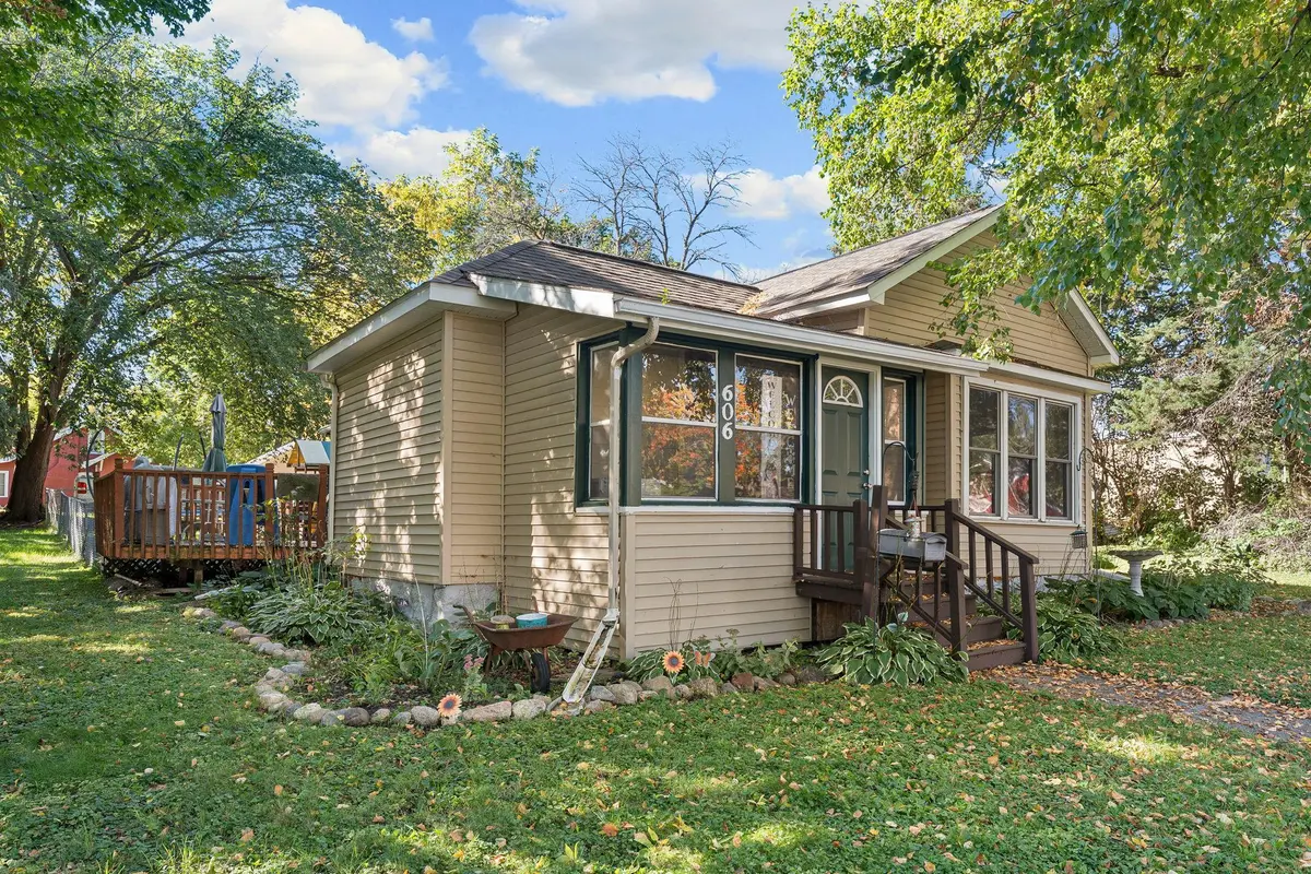 606 4th AVE NE, Waseca, MN 56093