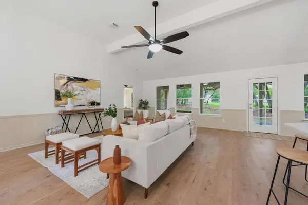 375 Rhodes LN, Wimberley, TX 78676