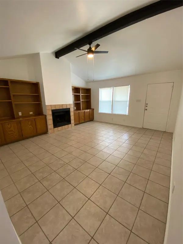 1304-B Conway DR, San Marcos, TX 78666