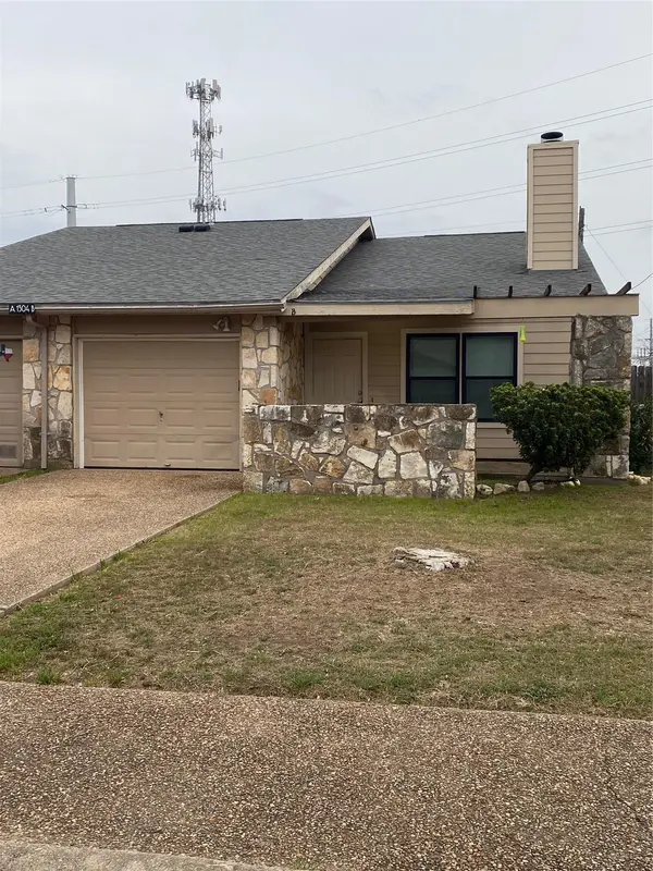 1304-B Conway DR, San Marcos, TX 78666