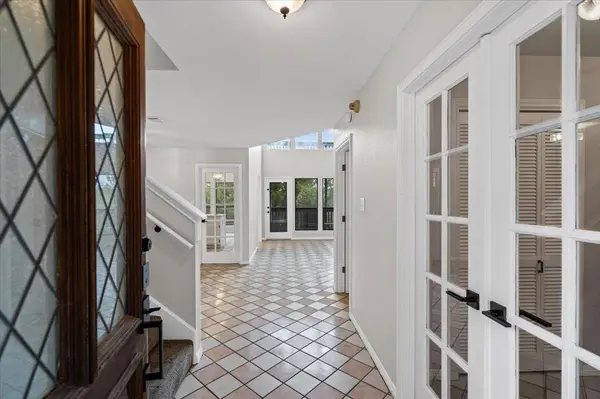 8800 Mariscal Canyon DR, Austin, TX 78759