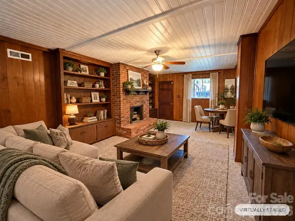 92 Greenwood Acres DR, Mills River, NC 28759