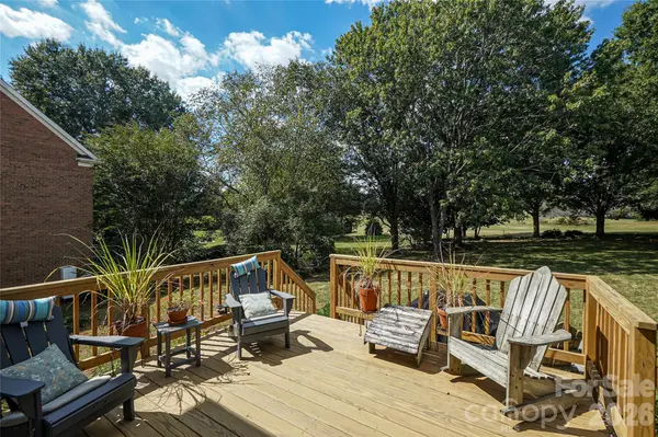 8120 Glamorgan LN, Matthews, NC 28104